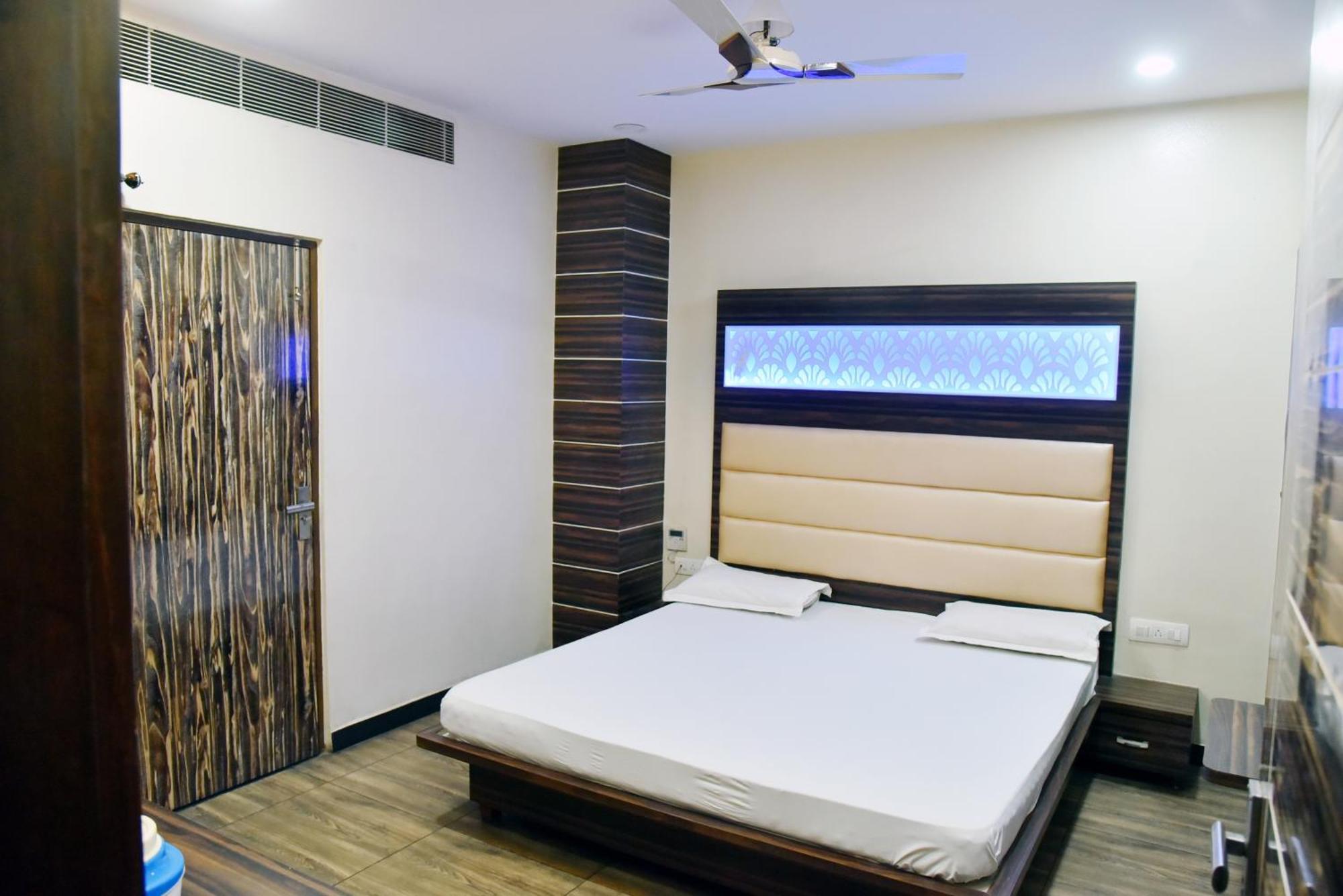 Hotel Midtown & Restaurant Jhunjhunu Exteriér fotografie